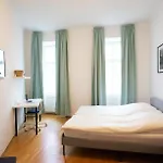 Modern 3 Bedroom Apartment In City Center