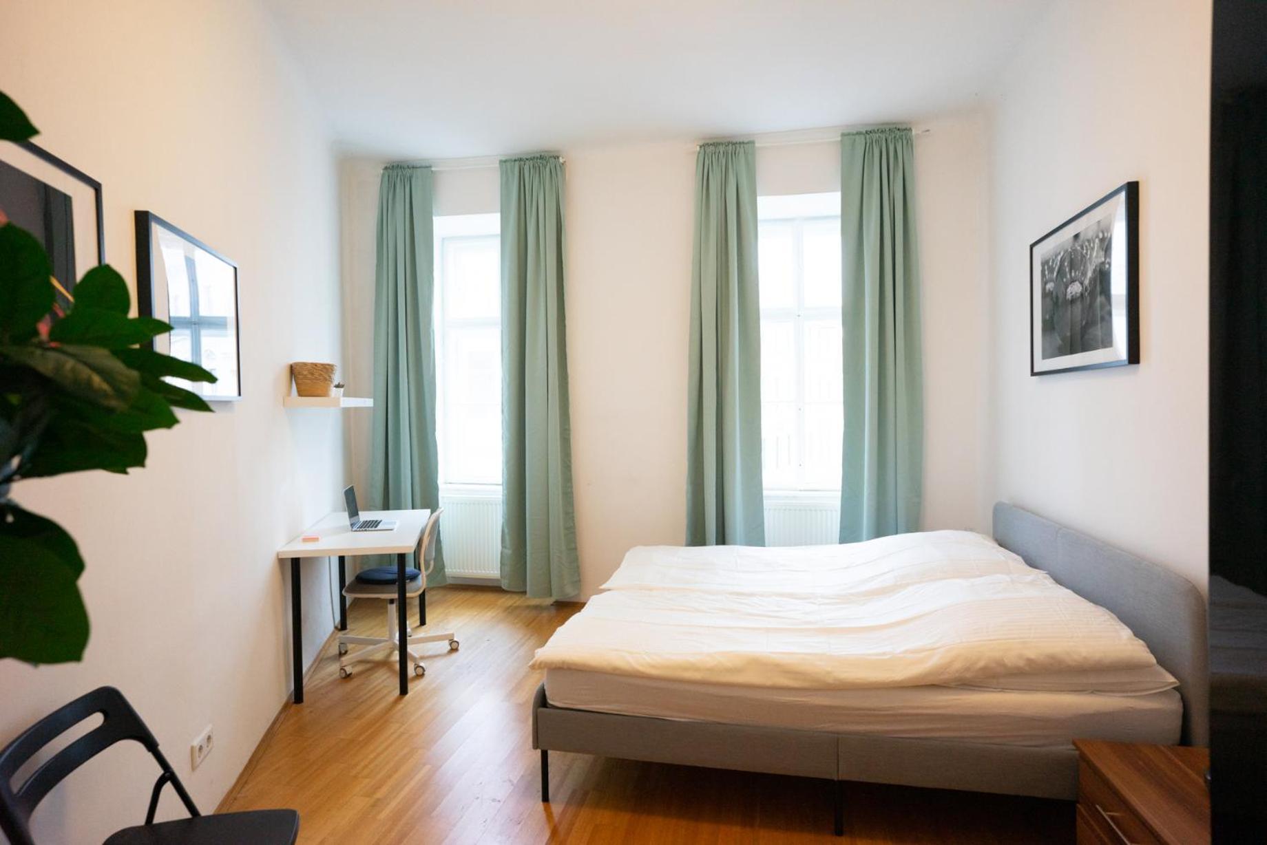 Modern 3 Bedroom In Center *