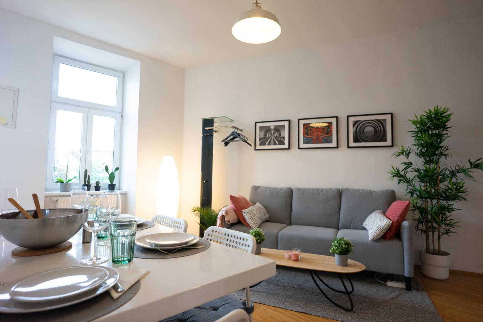 Modern 3 Bedroom In Center