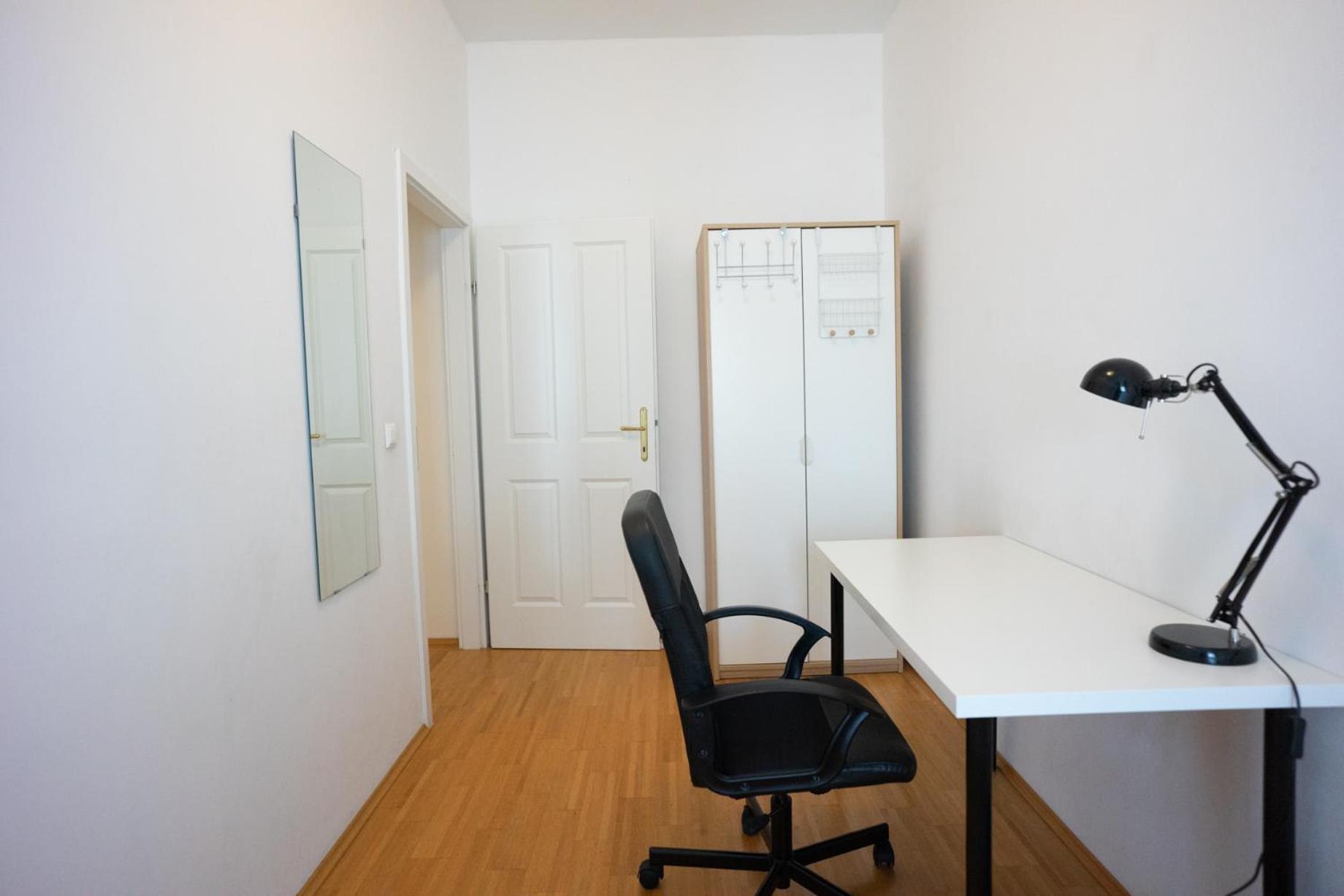 Modern 3 Bedroom In Center
