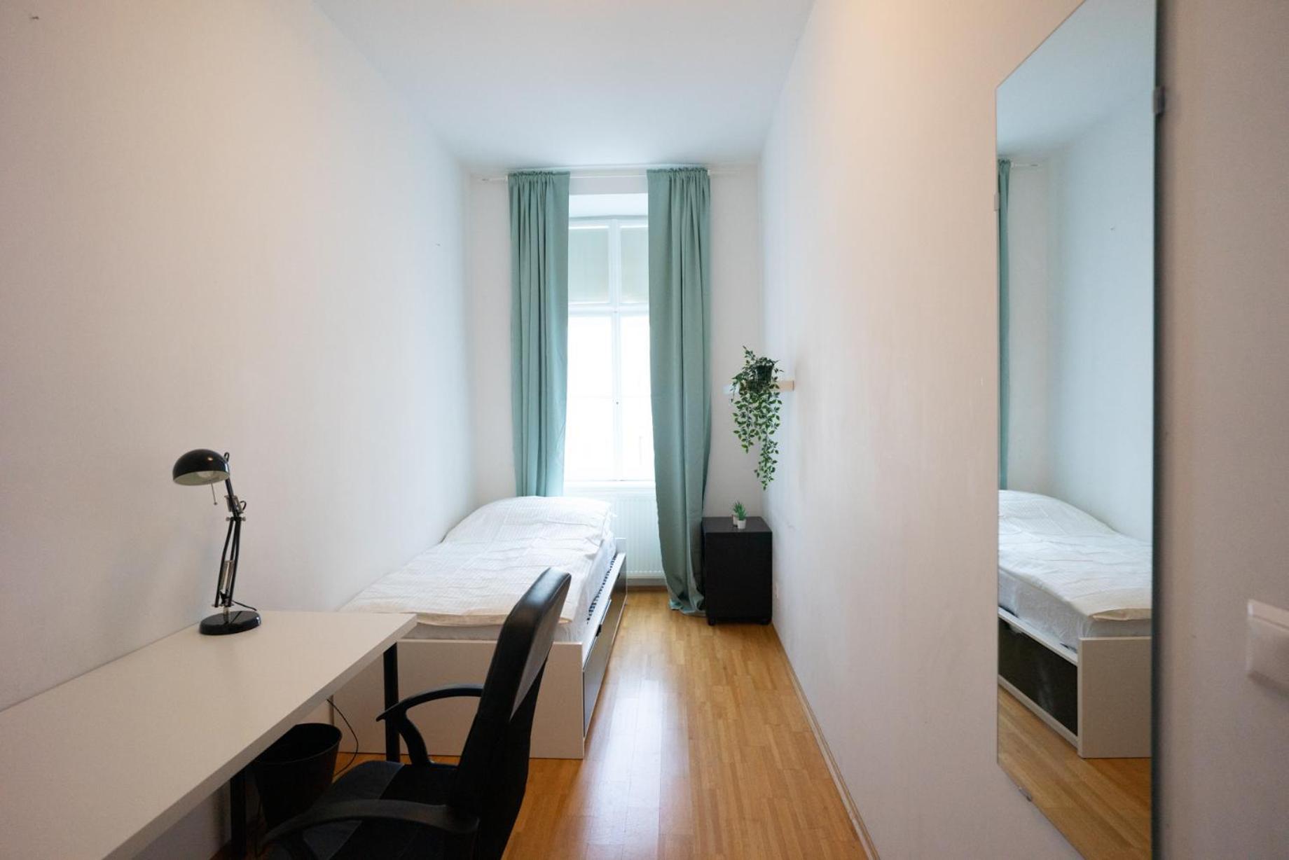 Modern 3 Bedroom In Center Apartment